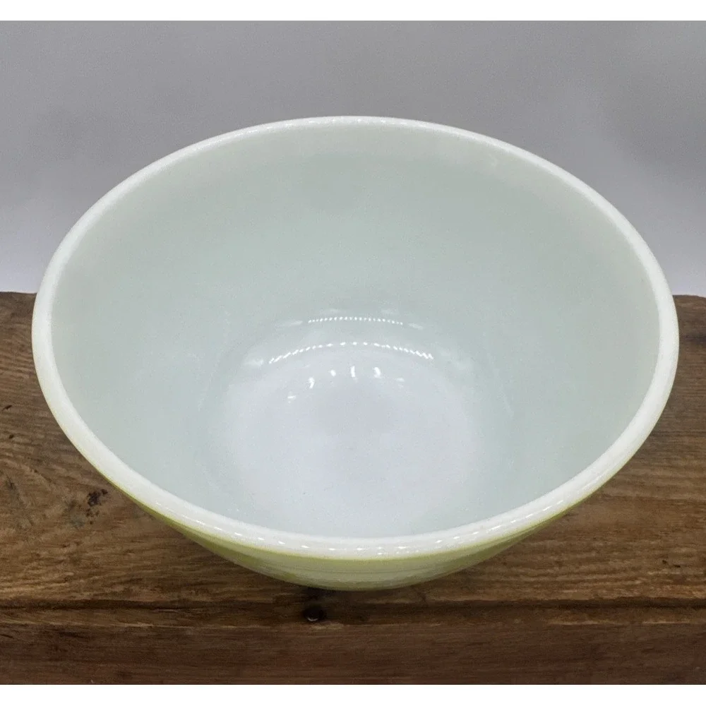 Vintage Pyrex 402 Spring Blossom Crazy Daisy Lime Green Mixing Bowl, 1 1/2 Quart